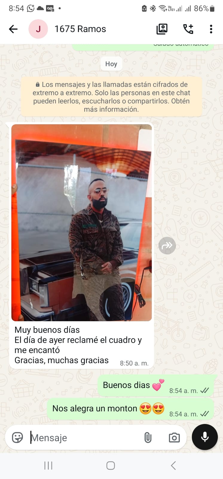 Conversación de WhatsApp de un cliente recibiendo su cuadro