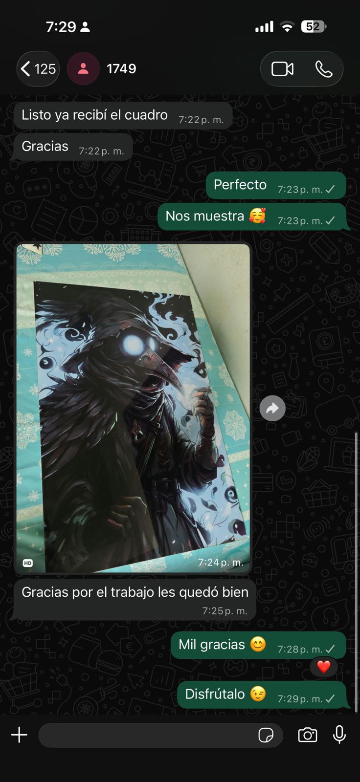 Conversación de WhatsApp de un cliente recibiendo su cuadro