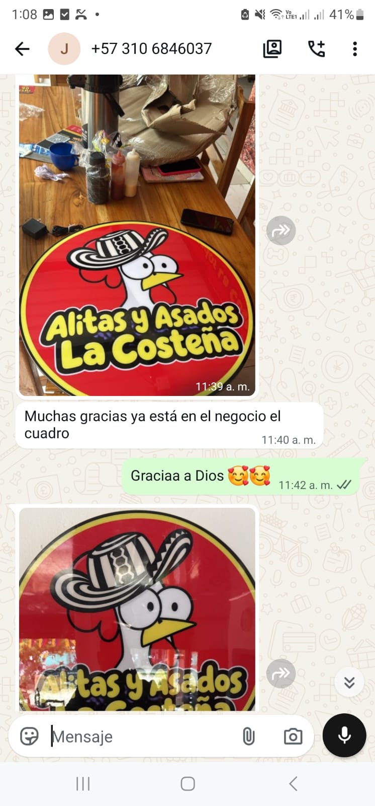 Conversación de WhatsApp de un cliente recibiendo su cuadro